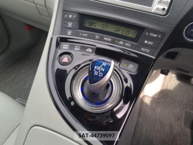 Toyota PRIUS 2010-08 322107-14