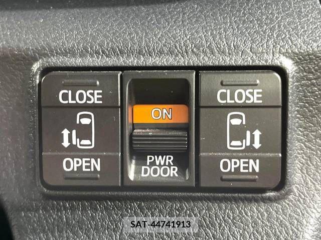 Toyota SIENTA 2015-12 298376-4