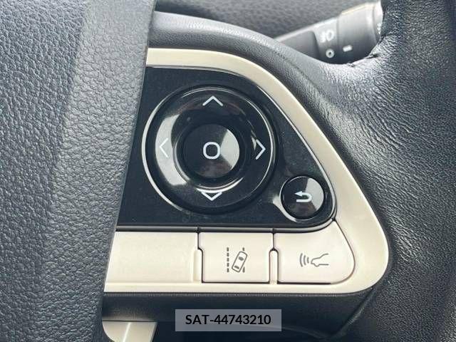 Toyota PRIUS 2018-01 322315-5