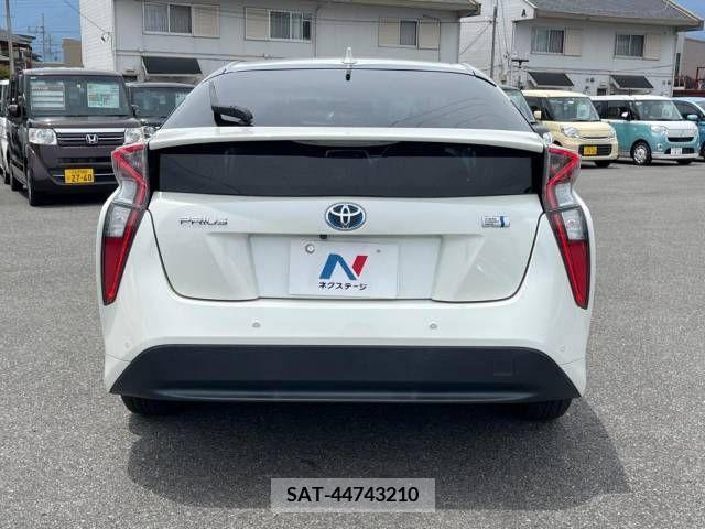 Toyota PRIUS 2018-01 322315-15