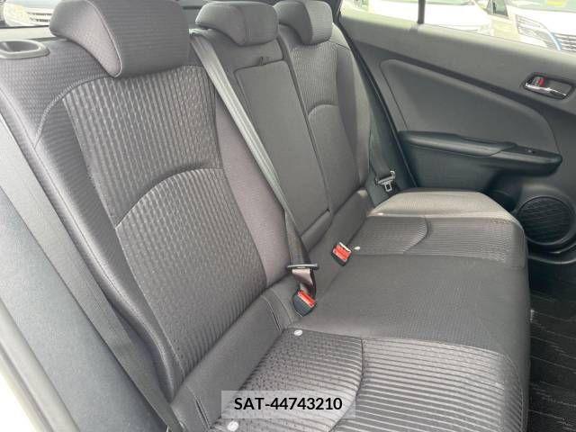 Toyota PRIUS 2018-01 322315-9