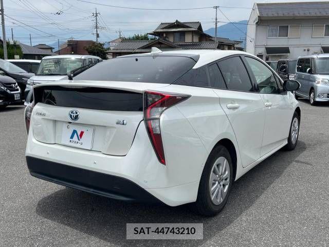 Toyota PRIUS 2018-01 322315-17