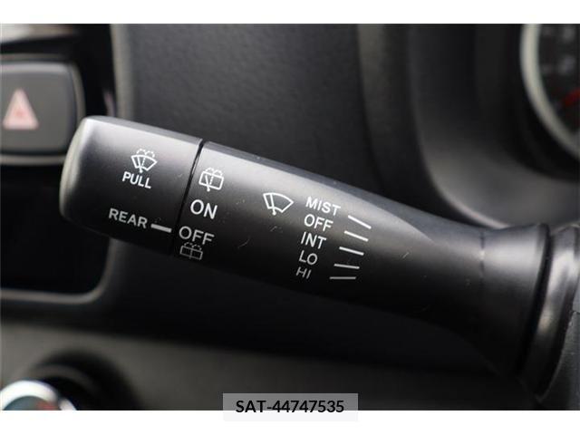 Toyota VITZ 2016-07 328719-13