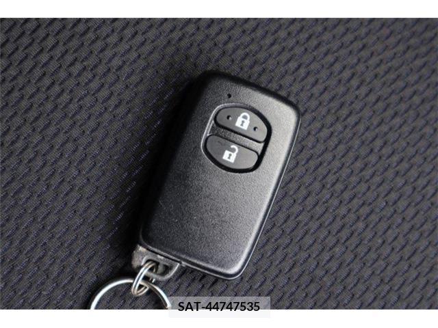 Toyota VITZ 2016-07 328719-18