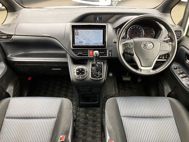 Toyota NOAH 2014-07 5356-1