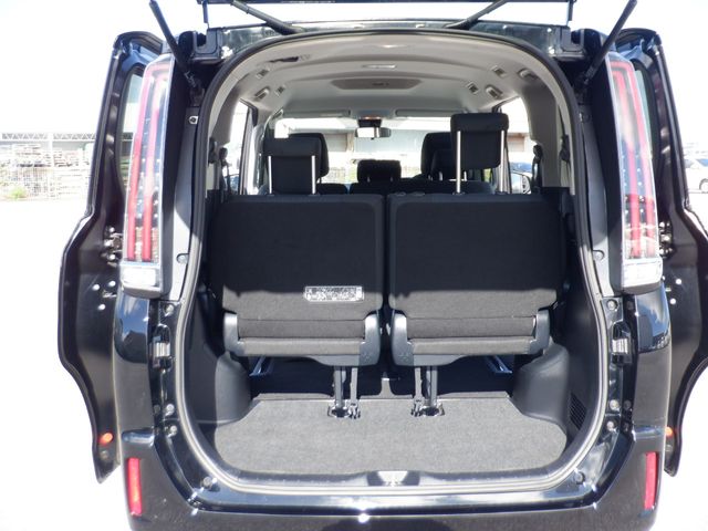 Toyota NOAH 2020-07 6173-7