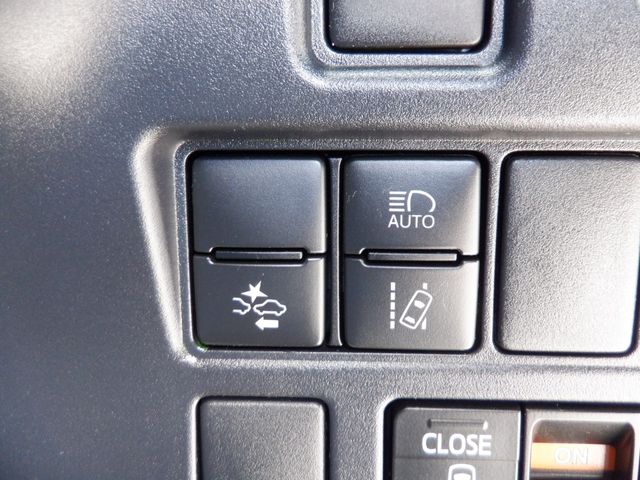 Toyota NOAH 2020-07 6173-22