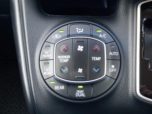 Toyota NOAH 2020-07 6173-15