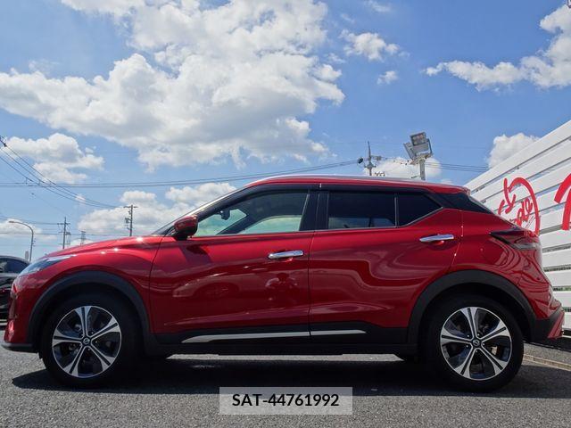 Nissan KICKS 2022-02 362290-4