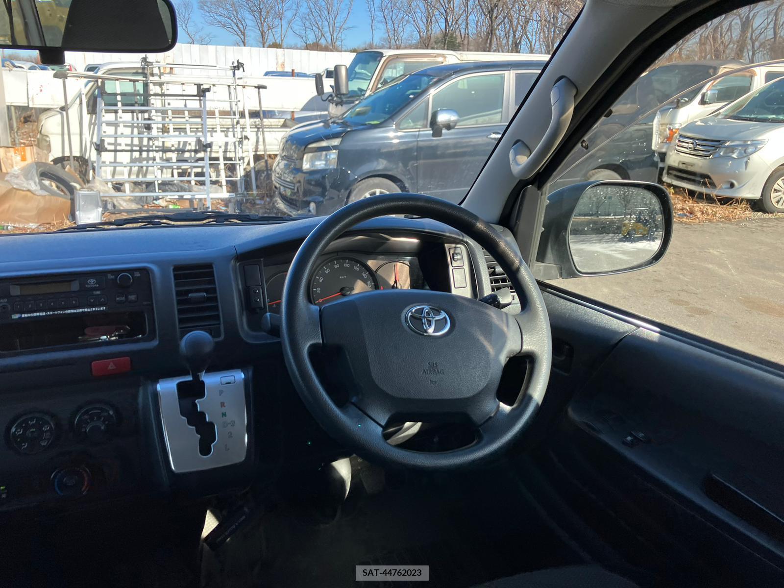 Toyota HIACE VAN 2017-01 257654-11