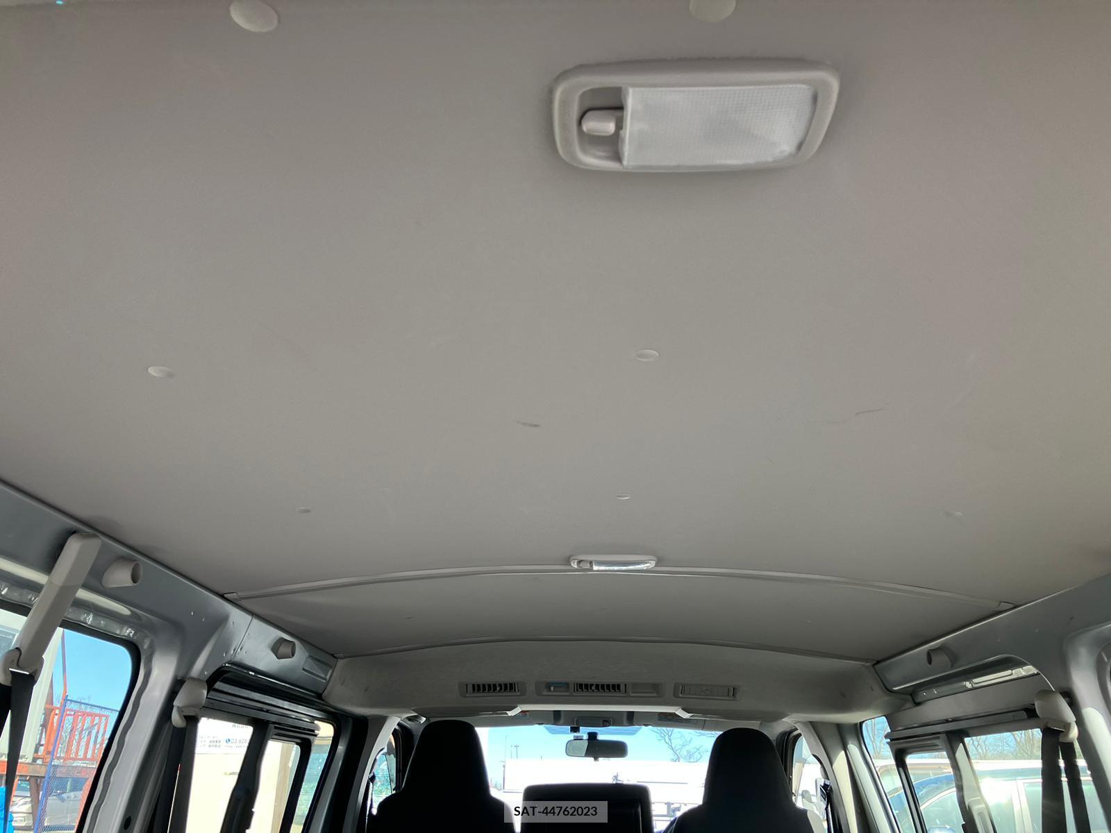 Toyota HIACE VAN 2017-01 257654-13