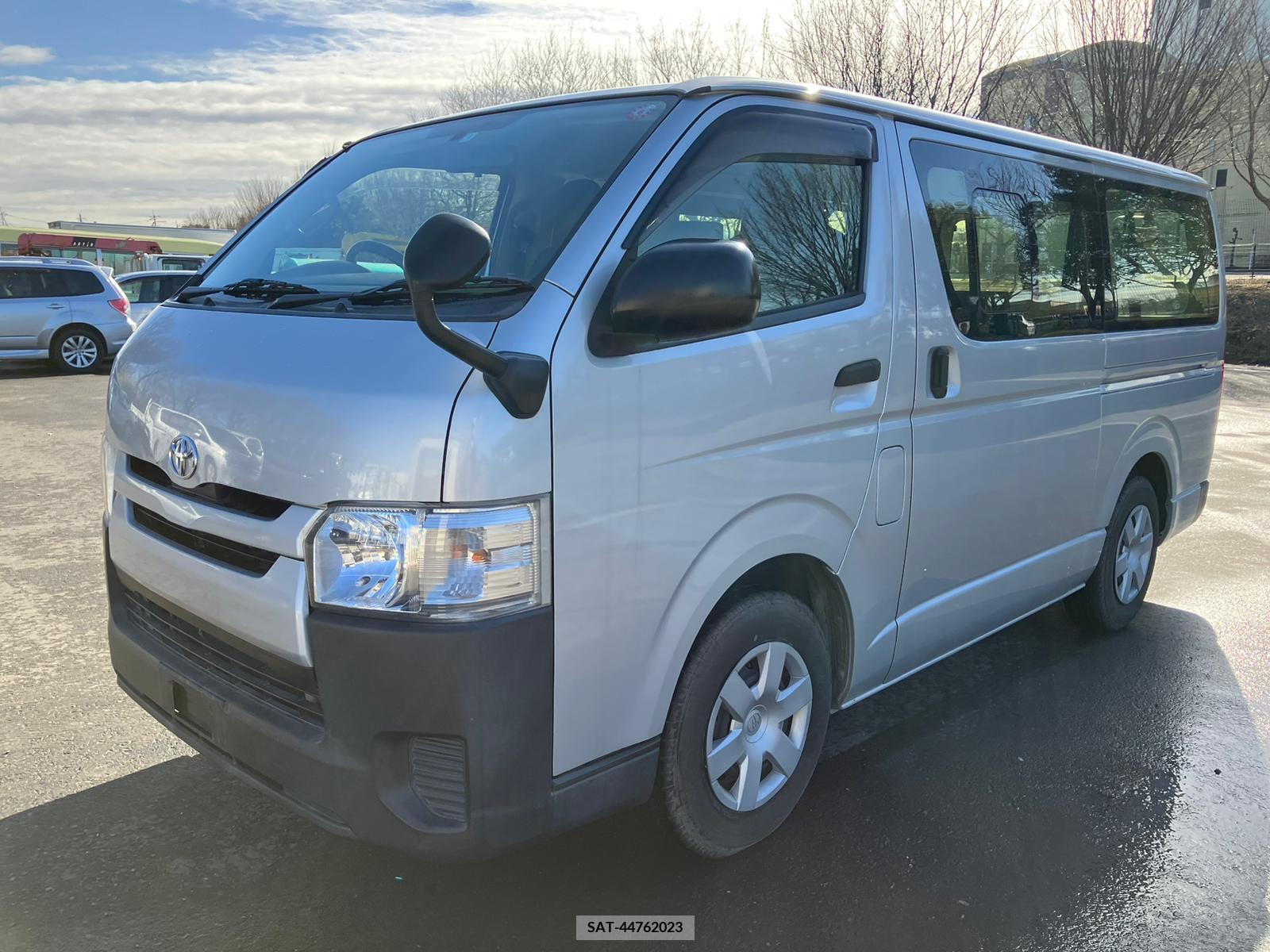 Toyota HIACE VAN 2017-01 257654-1