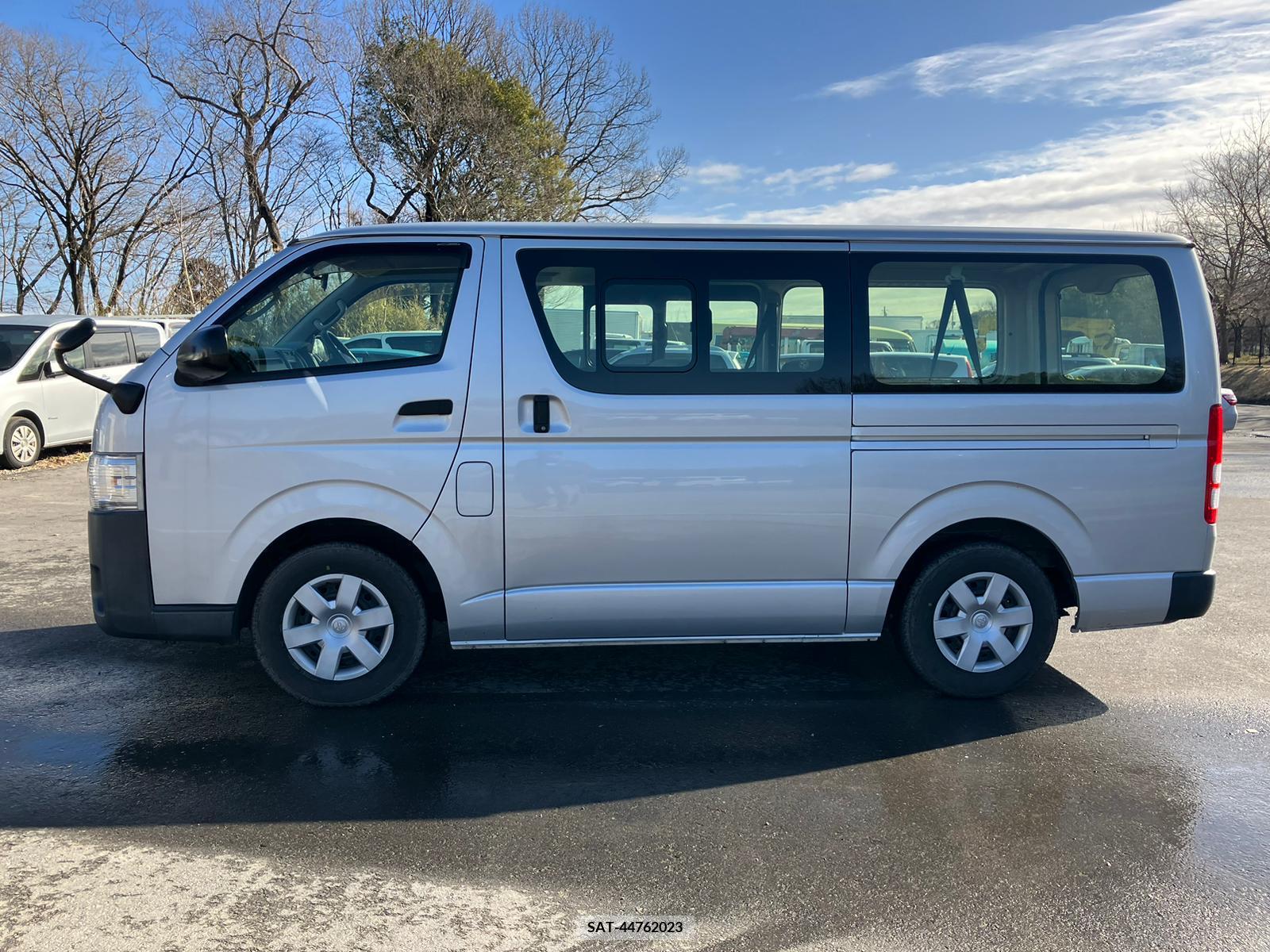 Toyota HIACE VAN 2017-01 257654-6