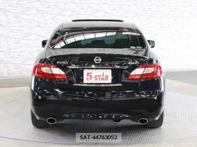 Nissan FUGA 2010-06 270705-12