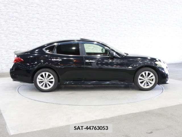 Nissan FUGA 2010-06 270705-11