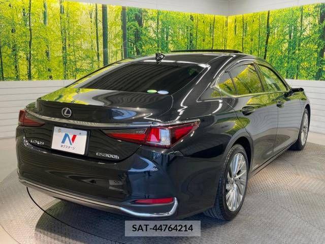 Lexus ES 2019-08 387917-17