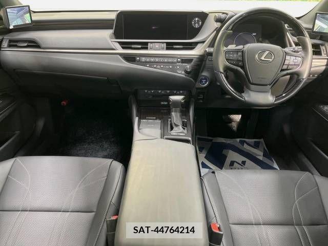 Lexus ES 2019-08 387917-1