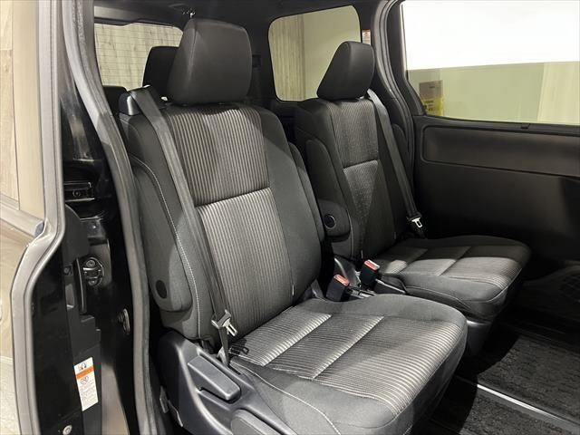 Toyota VOXY 2018-10 189005-20