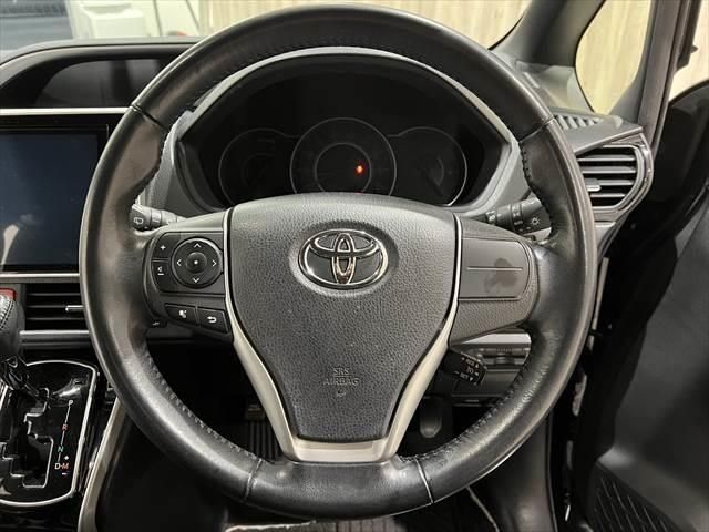 Toyota VOXY 2018-10 189005-26