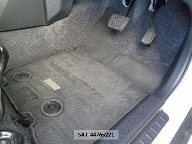 Daihatsu TAFT 2021-04 222714-17