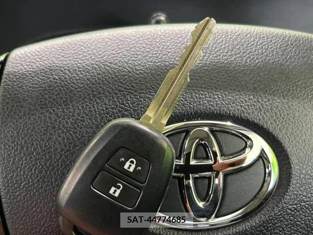 Toyota AQUA 2019-05 292000-8