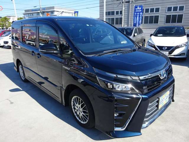 Toyota VOXY HYBRID 2017-08 193337-16