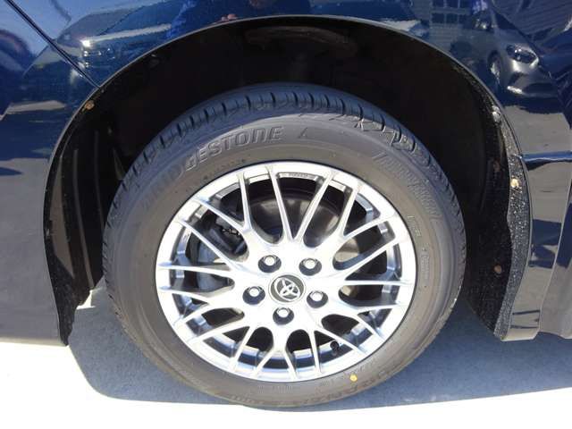 Toyota VOXY HYBRID 2017-08 193337-11
