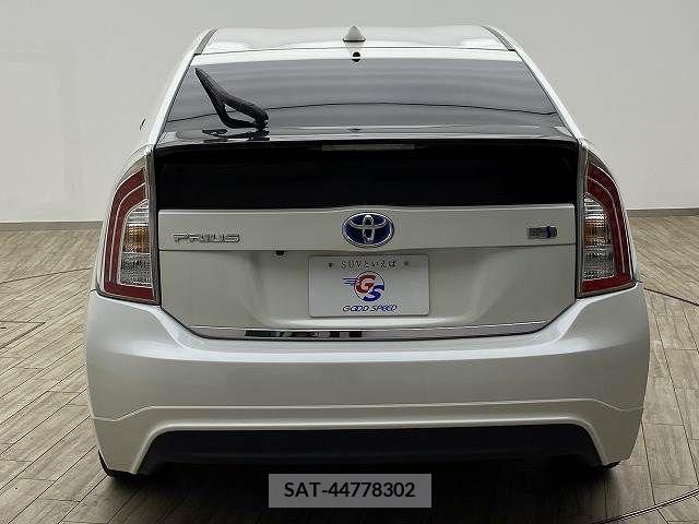 Toyota PRIUS 2013-03 281983-12