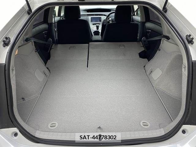 Toyota PRIUS 2013-03 281983-10