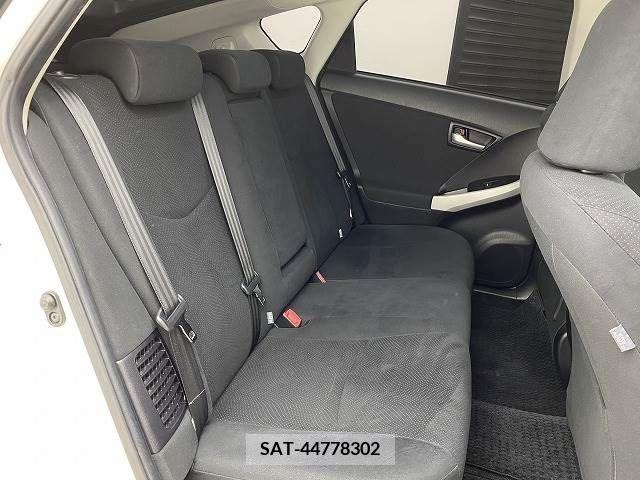 Toyota PRIUS 2013-03 281983-9