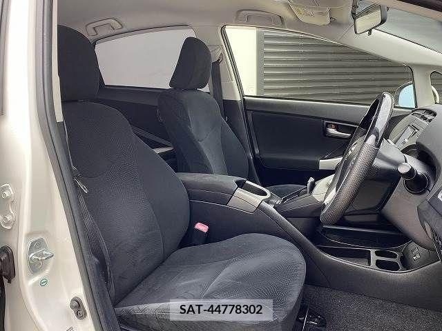 Toyota PRIUS 2013-03 281983-8