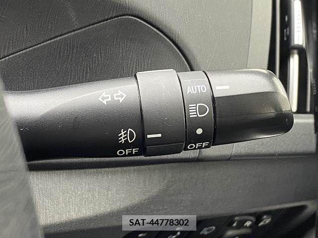 Toyota PRIUS 2013-03 281983-7