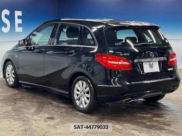 Mercedes Benz B-CLASS 2012-04 216432-18