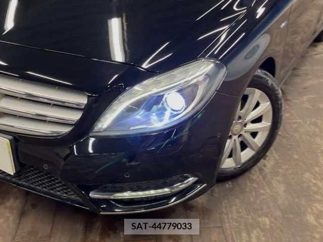 Mercedes Benz B-CLASS 2012-04 216432-13