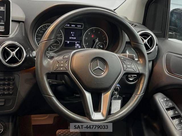 Mercedes Benz B-CLASS 2012-04 216432-10
