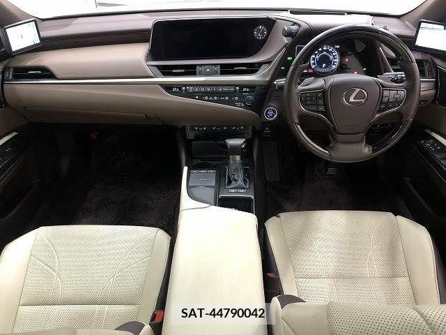 Lexus ES 2019-11 300395-1