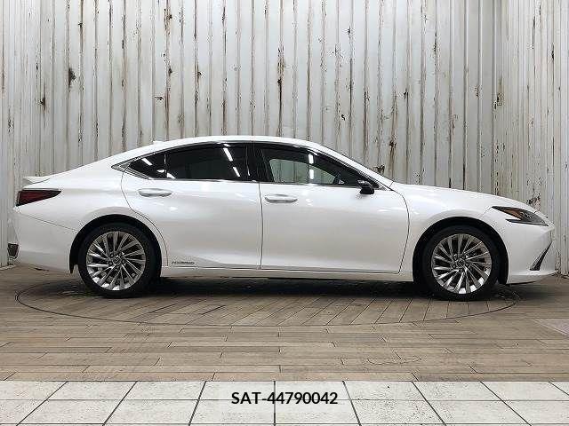 Lexus ES 2019-11 300395-13