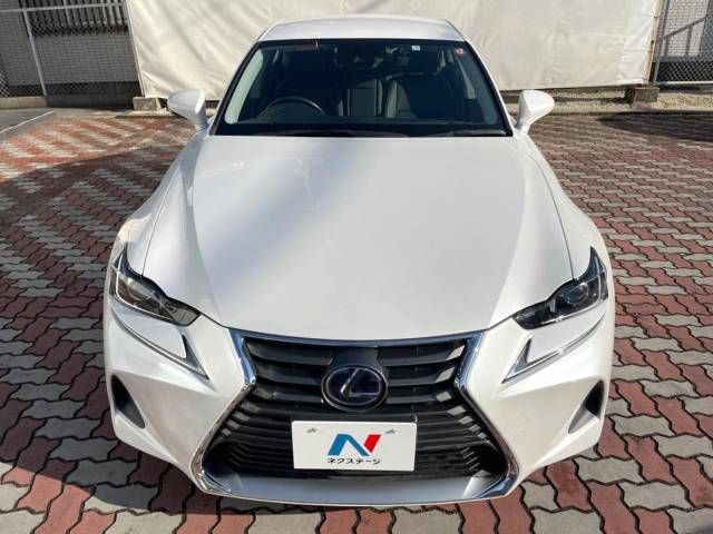 Lexus IS 2019-01 183782-14