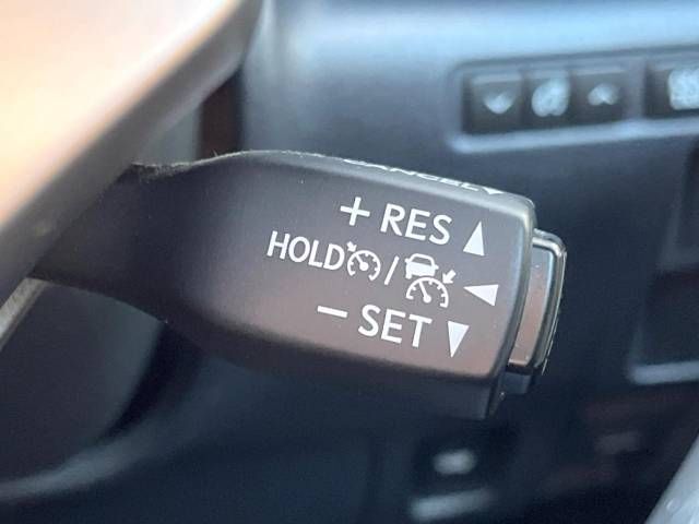 Lexus IS 2019-01 183782-3