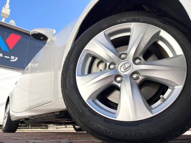 Lexus IS 2019-01 183782-13