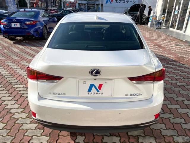 Lexus IS 2019-01 183782-15