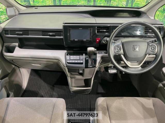 Honda STEP WGN 2016-06 324667-1