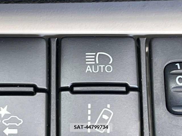 Toyota SIENTA 2018-06 372191-9