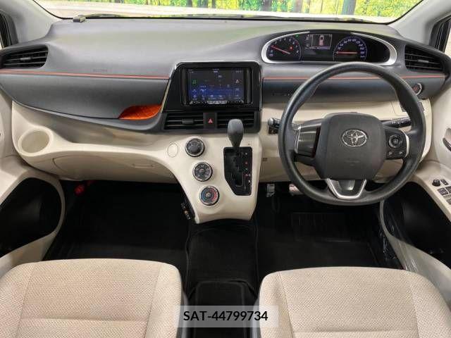 Toyota SIENTA 2018-06 372191-1