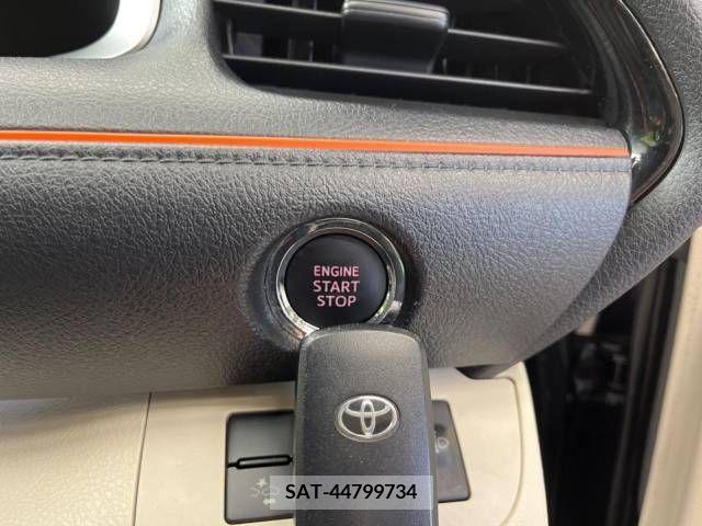 Toyota SIENTA 2018-06 372191-7