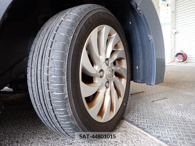 Toyota BB 2006-03 379833-21