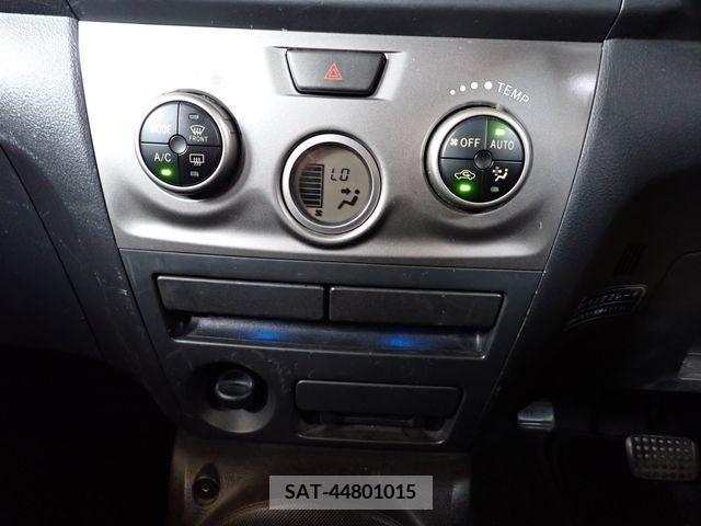 Toyota BB 2006-03 379833-12