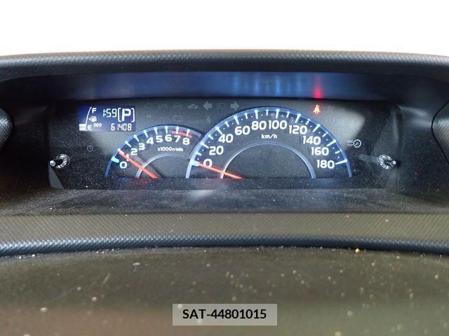 Toyota BB 2006-03 379833-9