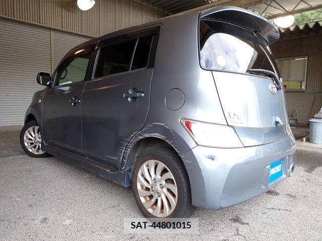 Toyota BB 2006-03 379833-2