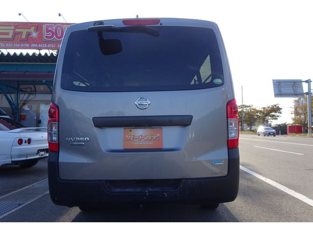 Nissan NV350 Caravan 2014-08 21444-7